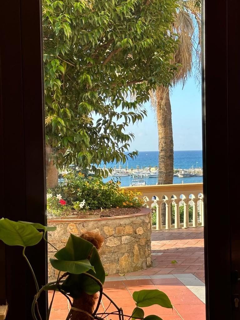 Hotel Miramare Imperia Buitenkant foto