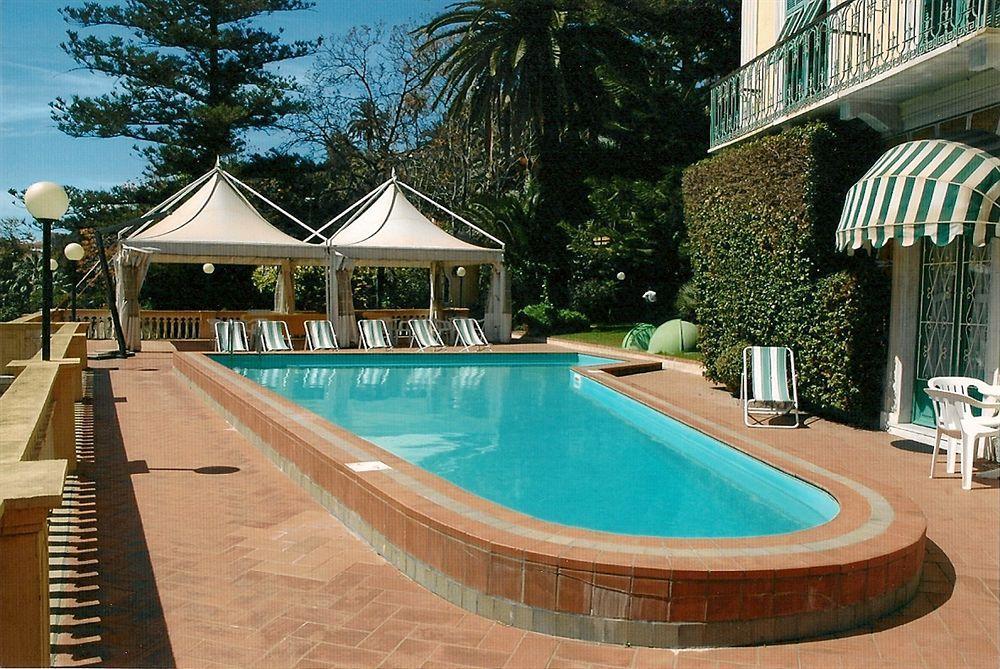 Hotel Miramare Imperia Buitenkant foto