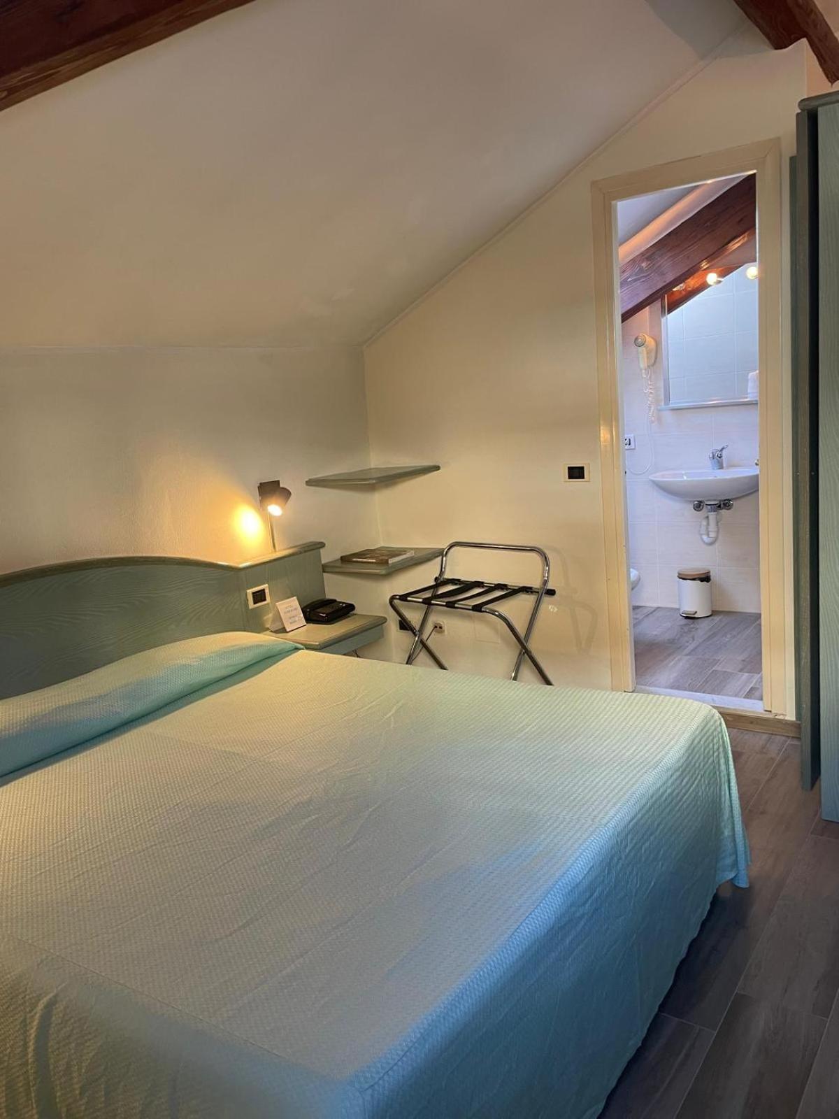 Hotel Miramare Imperia Kamer foto