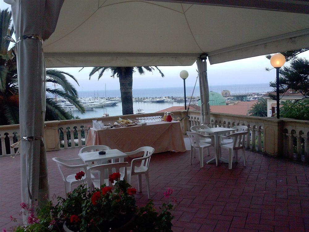 Hotel Miramare Imperia Buitenkant foto