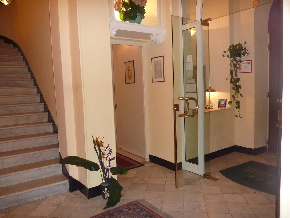 Hotel Miramare Imperia Buitenkant foto