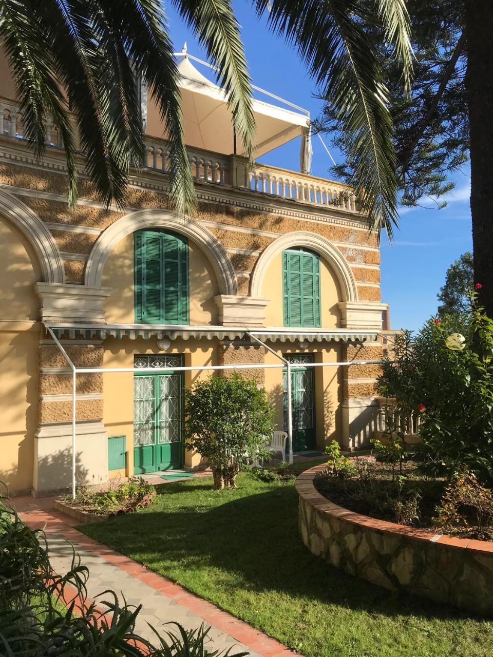 Hotel Miramare Imperia Buitenkant foto