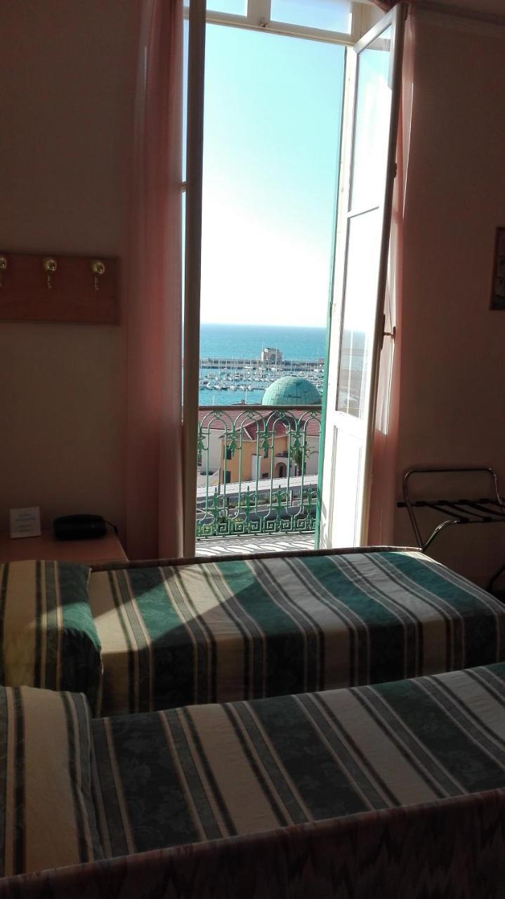 Hotel Miramare Imperia Buitenkant foto