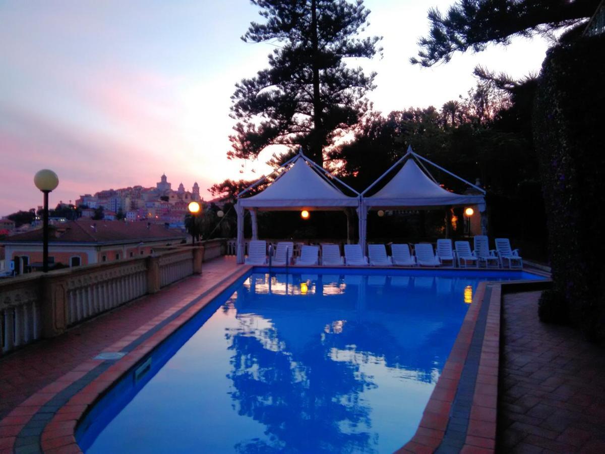 Hotel Miramare Imperia Buitenkant foto